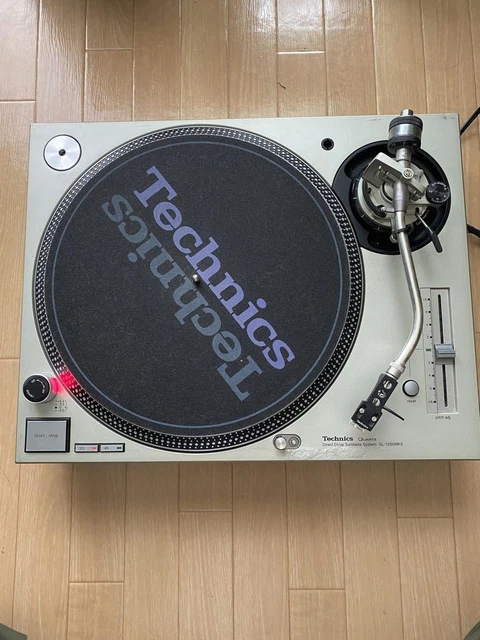Technics SL-1200MK5 Silver Turntable  Direct Drive DJ player with dust cover