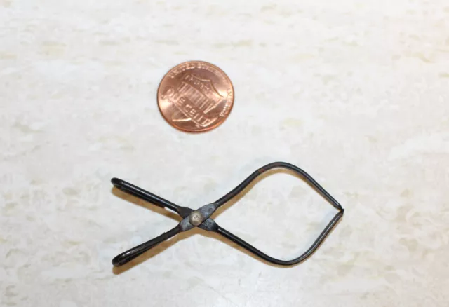 Vintage Black Metal Miniature Mini Ice Block/Hay Bale/Log Tongs Grabber