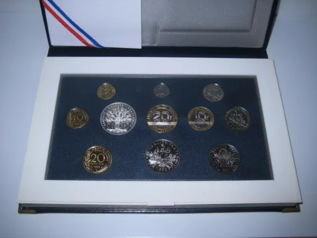 Coffret Monnaie de Paris, Fleurs de coins, Francs, Année 1992, proche neuf