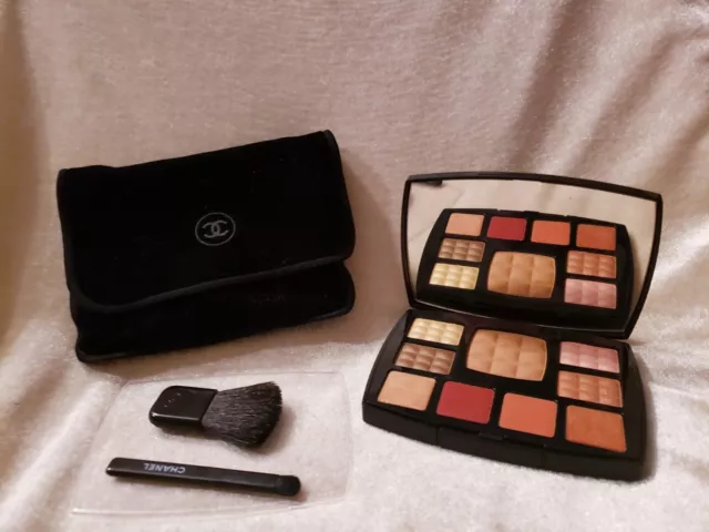 Collection Essentielle De Chanel Multi-Use Makeup Palette Face