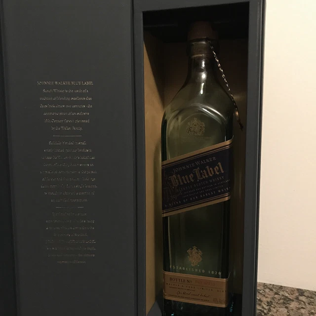 JOHNNIE WALKER BLUE LABEL SCOTCH WHISKEY EMPTY BOTTLE & BOX 750ml £28.