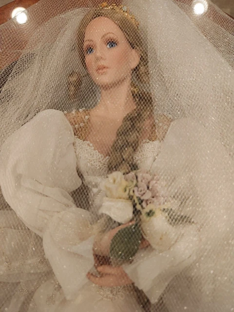 Rare Ashton-Drake Galleries porcelain Rapunzel bride with bouquet 21inch