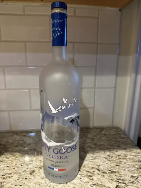 Vodka Grey Goose Bouteille vide de 1 litre pour l'artisanat et la  décoration. -  France