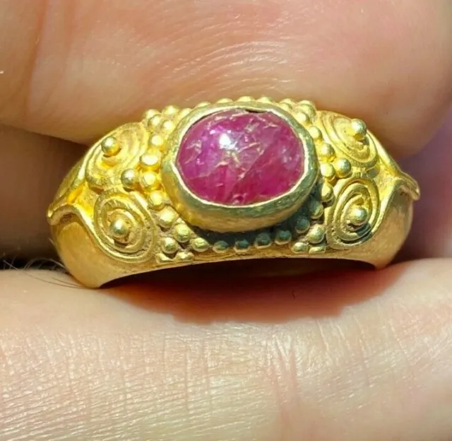 Ancient Gold ring from south east Asia with beautiful Ruby light stone 2