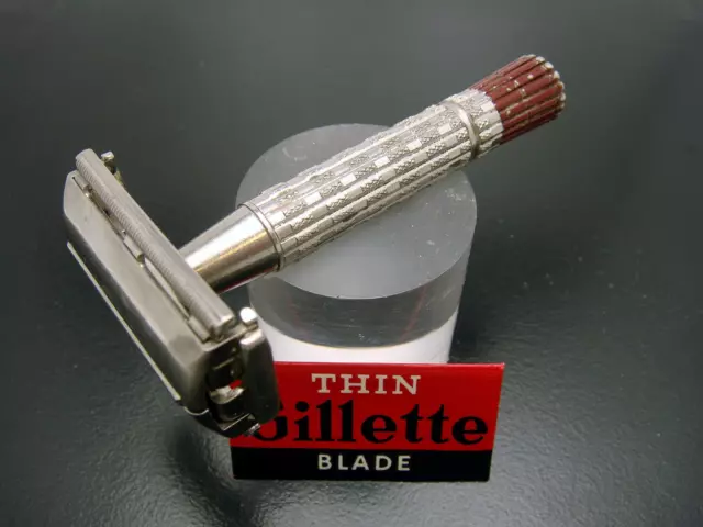 Vintage Gillette Heavy Handle Red Flare Tip Safety Razor Body D1 Date Code