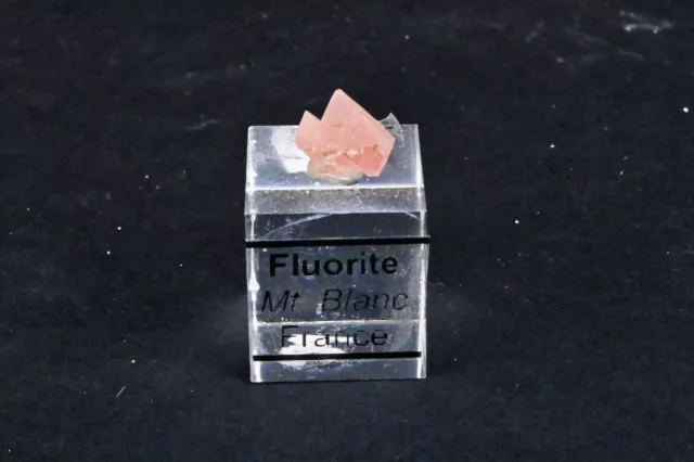 Fluorite Rose du Mont Blanc France 9mm Mineraux collection Francais fluorine