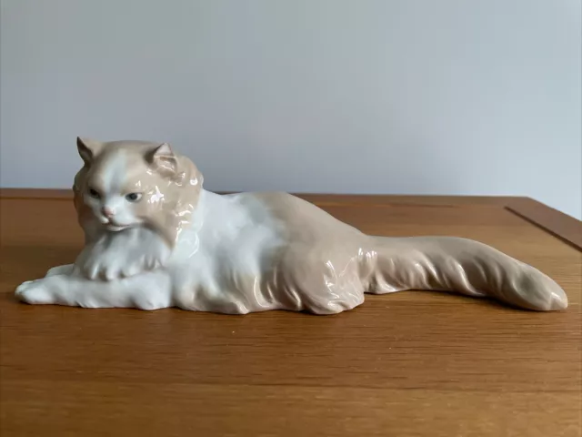 Vintage NAO Porcelain Persian Cat