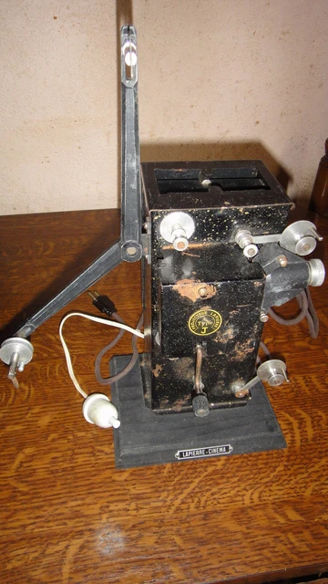 LAPIERRE Projecteur de cinéma a ampoule MODELE RL 52 cinéma