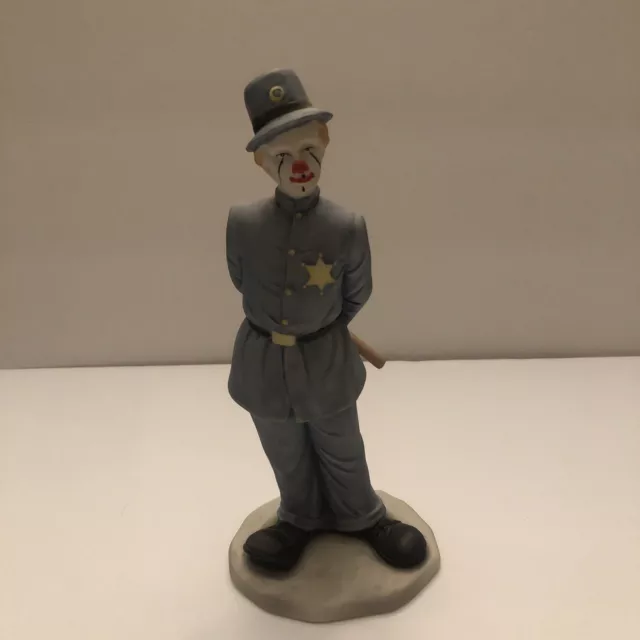 FLAMBRO 1985 CIRCUS WORLD MUSEUM Clown Alley KEYSTONE COP Porcelain FIGURINE 8½"