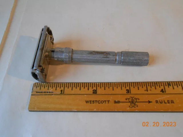 Vintage 1964 Gillette Slim Adjustable 1-9 DE Safety Razor Date Code J-1
