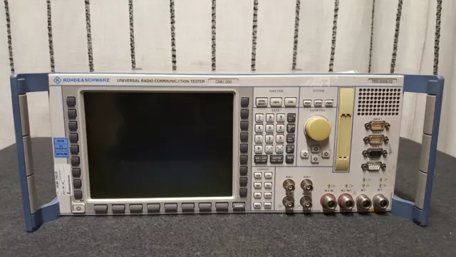 ROHDE & SCHWARZ CMU200 UNIVERSAL RADIO COMMUNICATION TESTER - (ne boot pas)