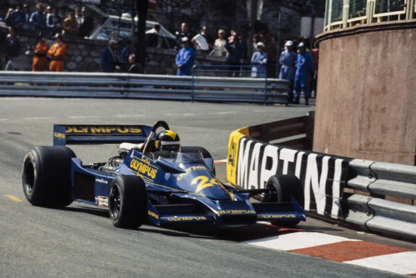 Photo Ancienne F1 - Divina Galica Hesketh 308E Ford (1978)