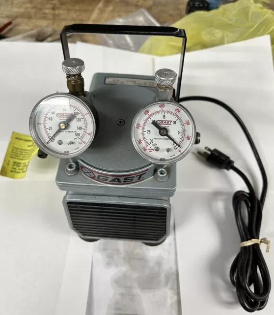 GAST DOA-P104-AA VACUUM PUMP 115 VOLTS @ 4.2 AMPS in good working condition