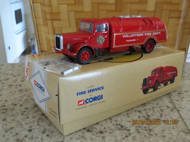 CORGI 1/50 CAMION E.R.F. PORTEUR 8 ROUES CITERNE PETROLIERE ELLIPTIQUE