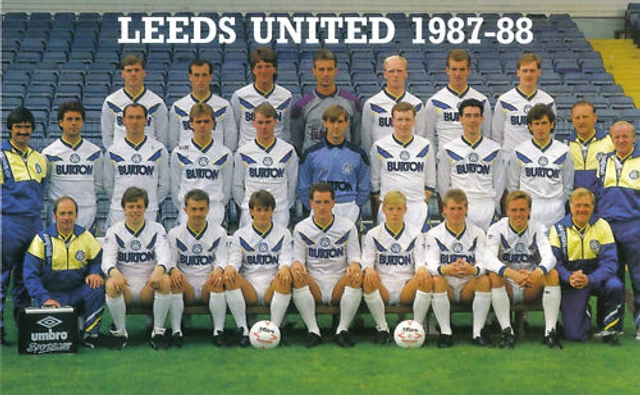 LEEDS UNITED FOOTBALL Team Photo>198788 Season £3.50 PicClick UK