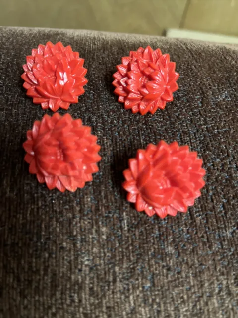 4 Vintage Red Plastic Bakelite Flower Curtain Pin Backs Tie Backs Push Pins G34
