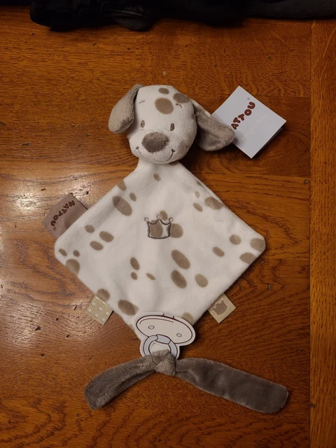 Doudou Plat Carré Nattou Chien Blanc Tacheté Marron Avec Couronne  Etat Neuf