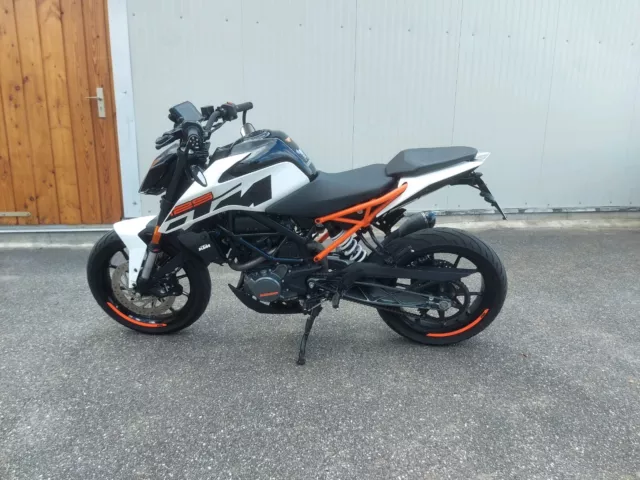 KTM Duke 125