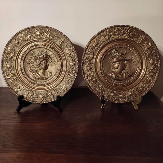 Tableau Ancien Vintage En Laiton Sculpté Motif Roue Et Bandeau - Allemagne - Occasion