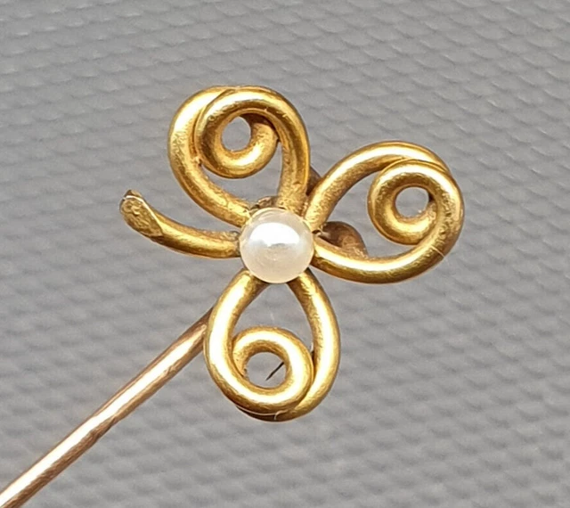 Broche Ancienne Forme Trèfle Avec Fleurs - Laiton Ou Plaqué Or ? - Occasion Bon état