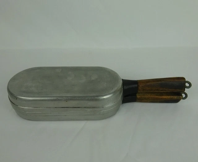 Vintage Miracle Maid Omelet Fish Pan Hinged Folding Cast Aluminum Cookware