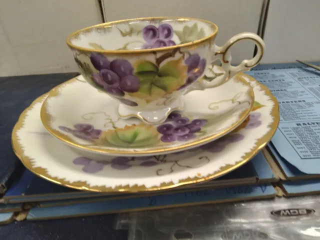Lefton China Hand Painted Gold Trim 9" Plate Grapes + 1 Cups/saucers nice shape