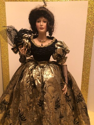 Franklin Heirloom porcelain doll Queen of the Masquerade 22"
