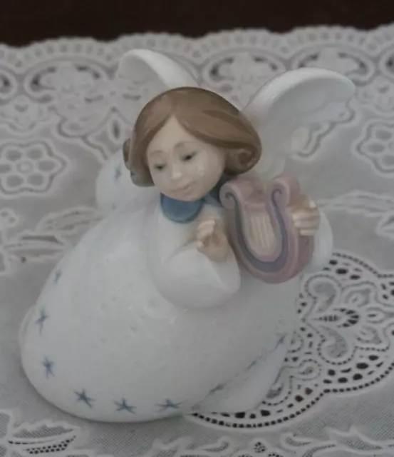 VINTAGE Lladro Porcelain Figurine Little Angel With Lyre #6528, Spain