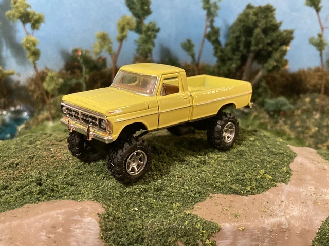 1972 Ford F-250 Lifted 4x4 Monster Truck 1/64 Diecast Custom Off Road M2 F250