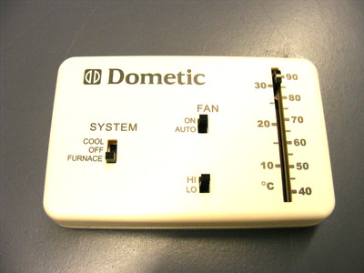 Fan Sur Four Dometic Dometic Rv Analogue Thermostat W/ Refroidir/Arrêt Auto 