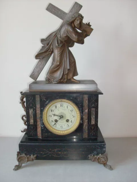 Ancienne pendule horloge mécanique en marbre régule le Christ Chemin de Croix