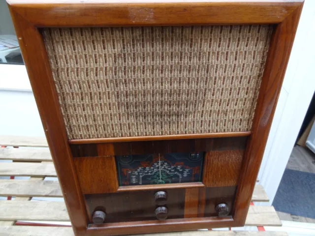 Vintage Valve Radio
