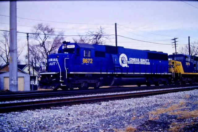 Kodachrome Original Slide Conrail Diesel Engine #8672- Item CC#2086