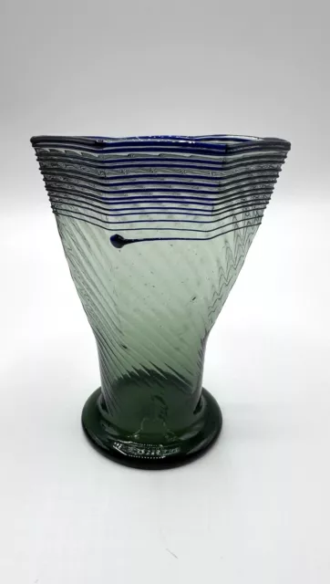 Becher Glas Vase Grün Waldglas Fadenauflage Glaskunst Mundgeblasen Vintage