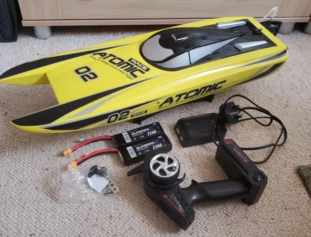 Volantex Racent Atomic 70CM Brushless RC Racing Boat Never Used.