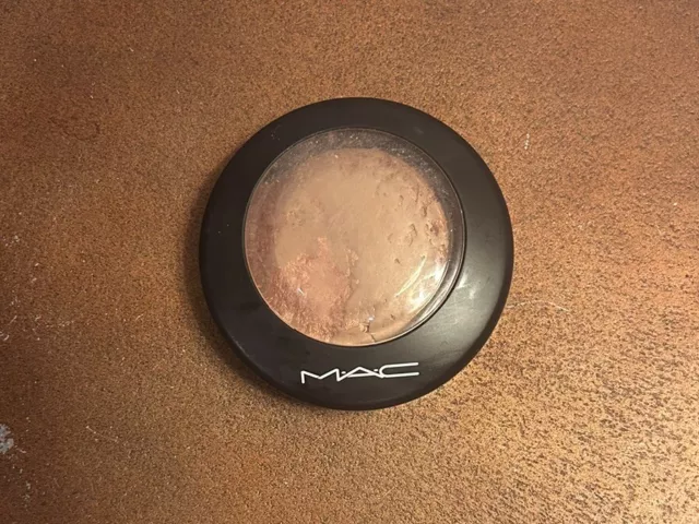 MAC Mineralize Skinfinish CHEEKY BRONZE 0.35 oz PLEASE READ DESCRIPTION