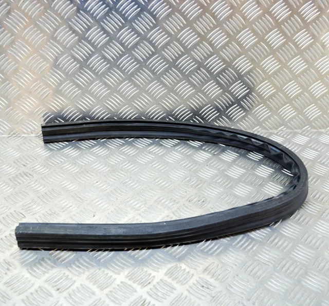 Joint De Gouttière/écope De Capot Audi A6 4F (C6) - Référence 4F0823723 - Occasion