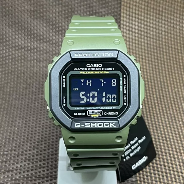 Casio G-Shock DW-5610SU-3D Montre numérique pour homme à lunette moulée à...