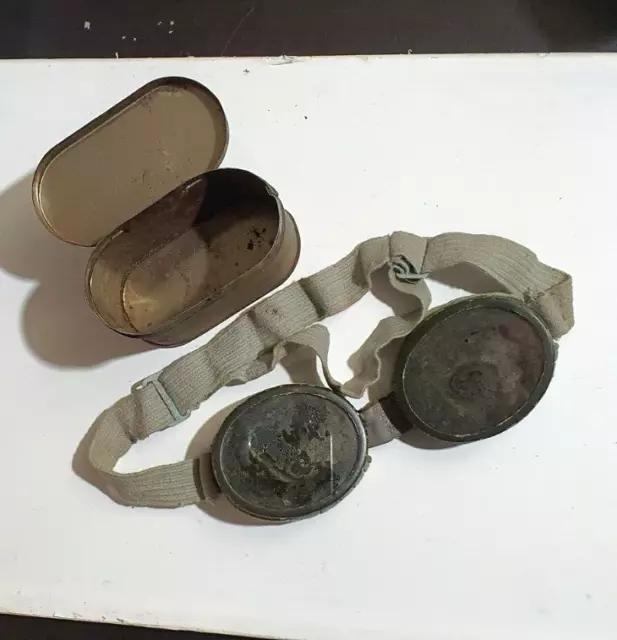 Authentic Ww1 Ww2 Feild Issued Goggles Eye Shades Glasses Military Tin Can Authentic Ww1 Ww2 Feild Issued Goggles Eye Shades Glasses Military Tin Can