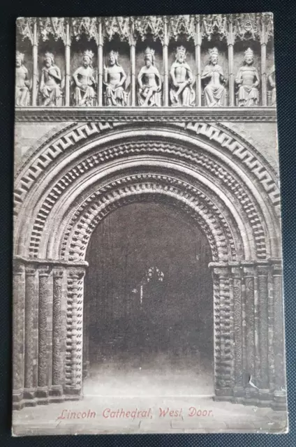Unposted Vintage Friths Series Postcard - Lincoln Cathedral, West Door  b2