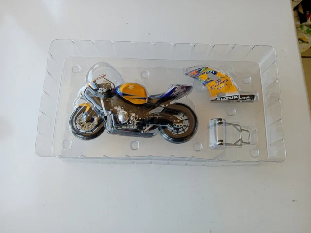 MINICHAMPS 1/12TH SUZUKI GSX R1000 CORONA EXTRA TROY CORSER WSB
