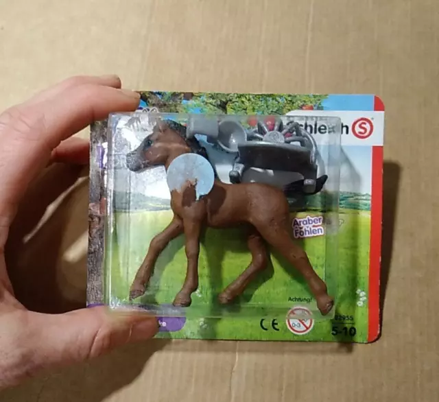 Schleich 82955 Horse Club Fohlen mit Korb Pferd OVP neu! mit Raufe, Äpfel Tränke