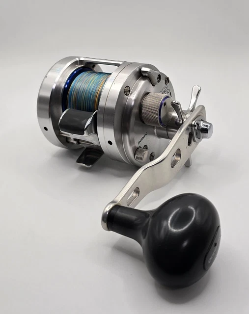 SHIMANO CALCUTTA CONQUEST 300 Type J-M Baitcast Reel Right