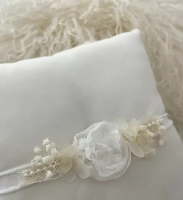 White Flower With Pearl And Baby’s Breath Baby/Toddler/Girl Nylon Headband