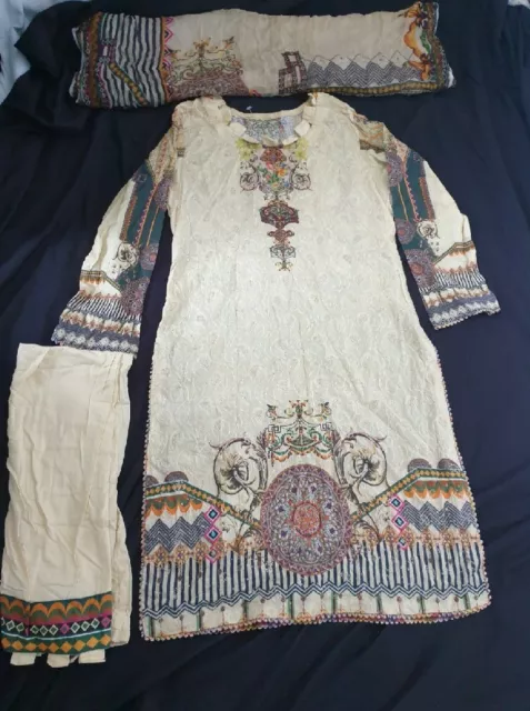 *VENDITA* Salwar kameez medium cucito