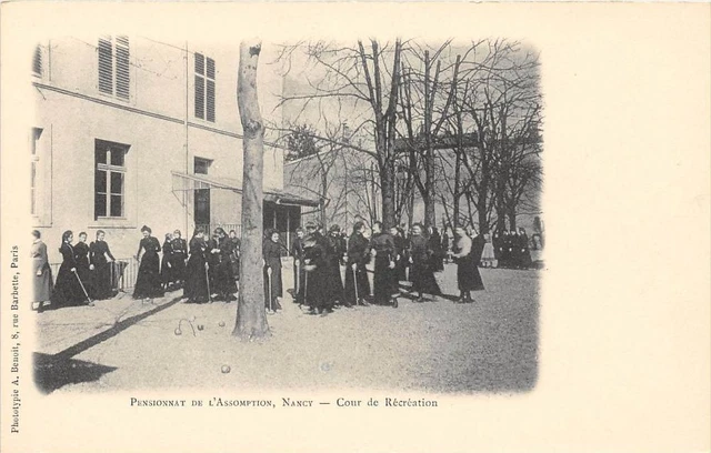 CPA 54 NANCY PENSIONNAT DE L'ASSOMPTION COUR DE RECREATION  (dos non divisé)