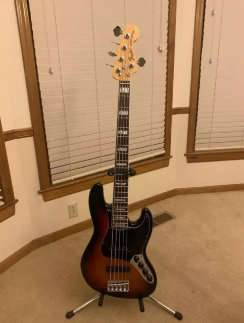 Fender American Deluxe V Jazz Bass 2014 Sunburst Finish 5 String W/Case Fender American Deluxe V Jazz Bass 2014 Sunburst Finish 5 String W/Case