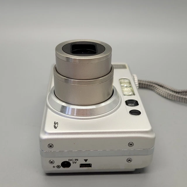 Hitachi HDC-831E 8,1 megapixel fotocamera digitale compatta argento testato 12