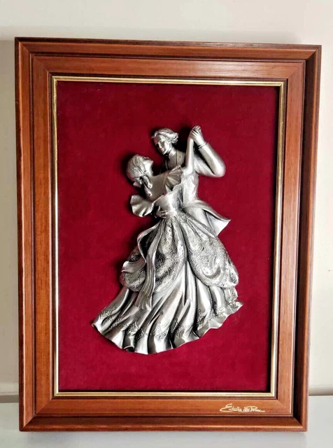 Tableau Les Étains Du Prince Représentation D'une Femme Au Chapeau Et