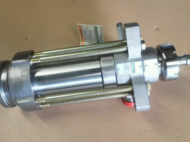 NEW - GRACO 246925 Dura-Flo 1800 Pump End Stainless Steel 4500psi